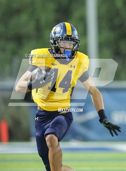 Thumbnail 3 in Punahou @ Sierra Canyon photogallery.