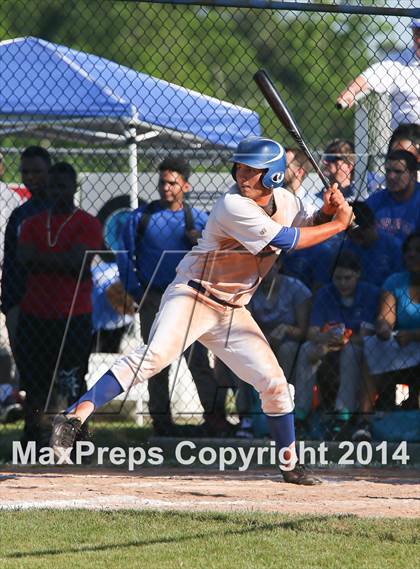 Thumbnail 2 in East Jefferson vs. Karr (LHSAA 4A Regional Playoff) photogallery.