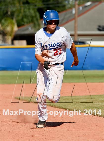 Thumbnail 3 in East Jefferson vs. Karr (LHSAA 4A Regional Playoff) photogallery.