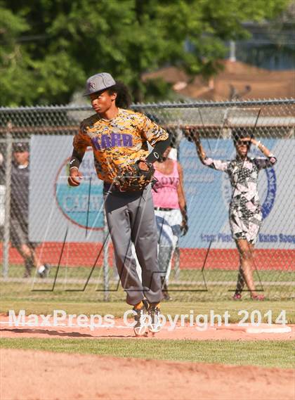 Thumbnail 1 in East Jefferson vs. Karr (LHSAA 4A Regional Playoff) photogallery.