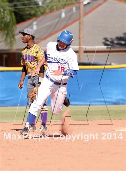 Thumbnail 3 in East Jefferson vs. Karr (LHSAA 4A Regional Playoff) photogallery.