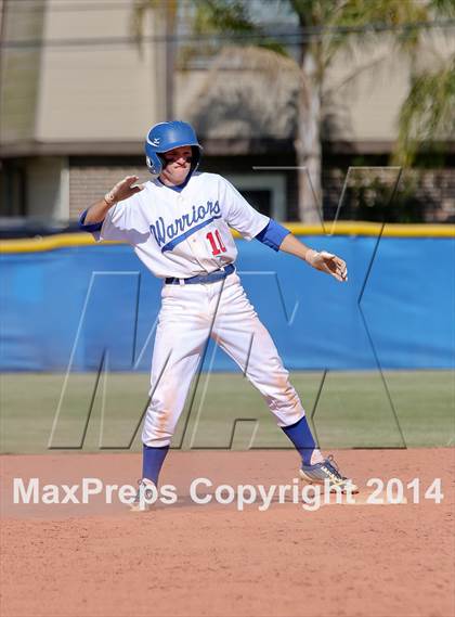 Thumbnail 3 in East Jefferson vs. Karr (LHSAA 4A Regional Playoff) photogallery.