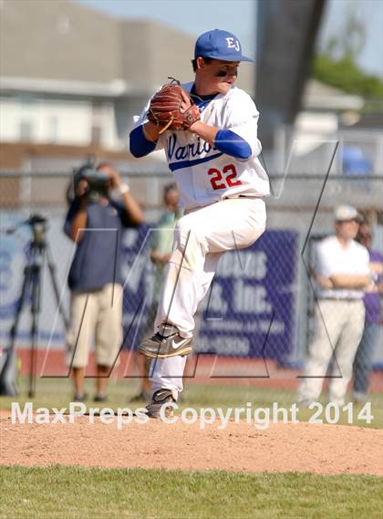 Thumbnail 2 in East Jefferson vs. Karr (LHSAA 4A Regional Playoff) photogallery.