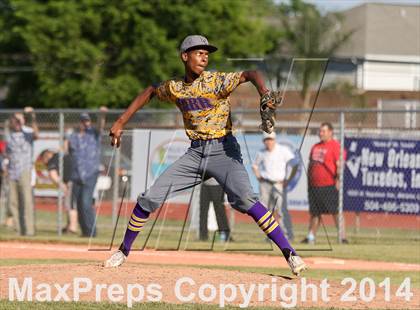 Thumbnail 2 in East Jefferson vs. Karr (LHSAA 4A Regional Playoff) photogallery.