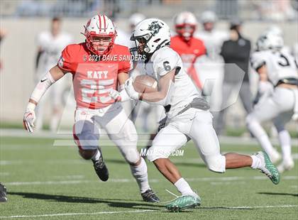Thumbnail 3 in Clear Falls vs. Katy (UIL 6A D2 Quarterfinal Playoff) photogallery.