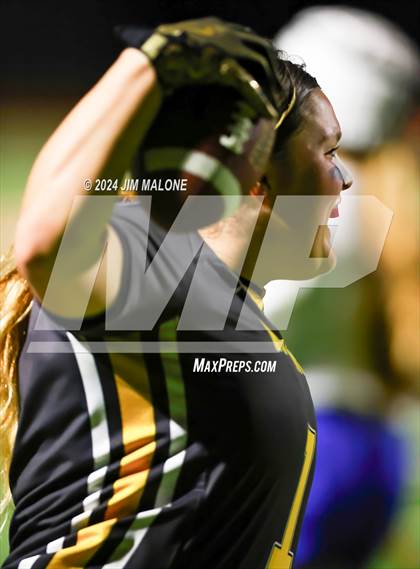 Thumbnail 1 in Heritage vs. Alameda photogallery.