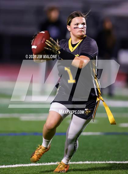 Thumbnail 3 in Heritage vs. Alameda photogallery.