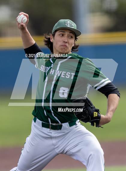 Thumbnail 3 in Lincoln Southwest vs. Elkhorn photogallery.