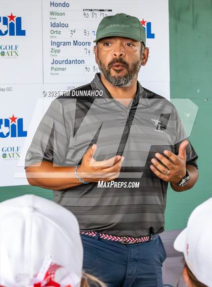 Thumbnail 1 in UIL 3A Girls Golf Finals (Awards) photogallery.