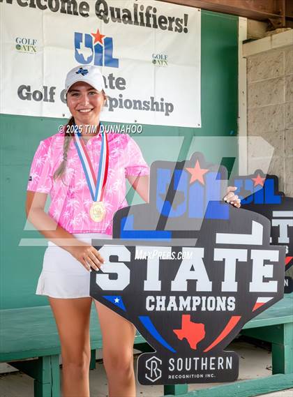 Thumbnail 1 in UIL 3A Girls Golf Finals (Awards) photogallery.