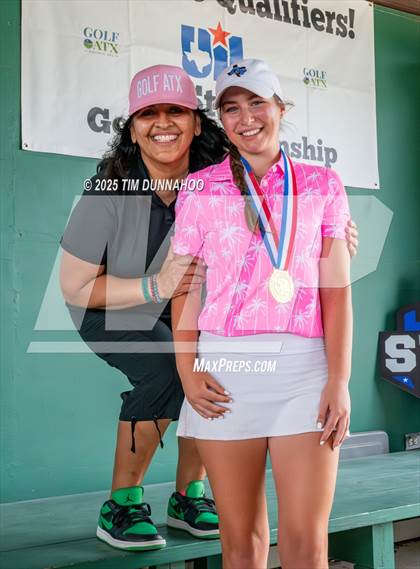 Thumbnail 2 in UIL 3A Girls Golf Finals (Awards) photogallery.