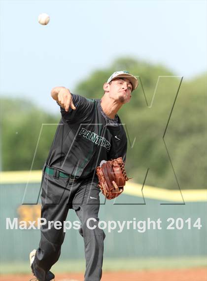 Thumbnail 2 in South @ Derby (KSHSAA 6A Regional Playoff) photogallery.