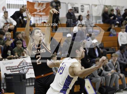 Thumbnail 2 in Grand Saline vs Chapel Hill photogallery.