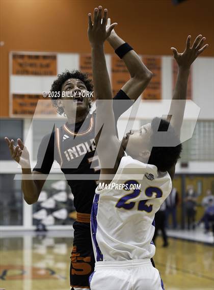 Thumbnail 2 in Grand Saline vs Chapel Hill photogallery.