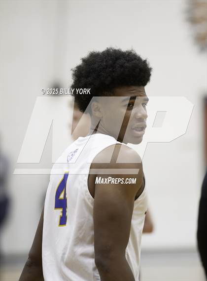 Thumbnail 3 in Grand Saline vs Chapel Hill photogallery.