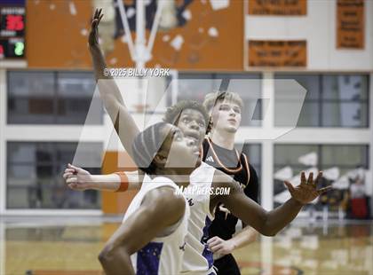 Thumbnail 3 in Grand Saline vs Chapel Hill photogallery.