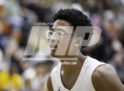 Thumbnail 2 in Grand Saline vs Chapel Hill photogallery.