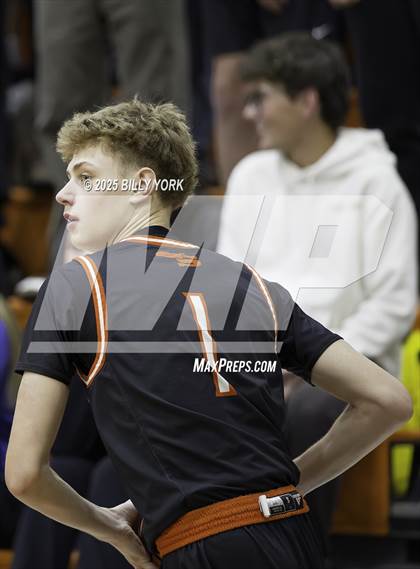 Thumbnail 3 in Grand Saline vs Chapel Hill photogallery.