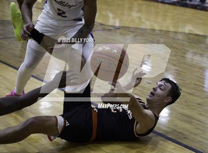 Thumbnail 2 in Grand Saline vs Chapel Hill photogallery.
