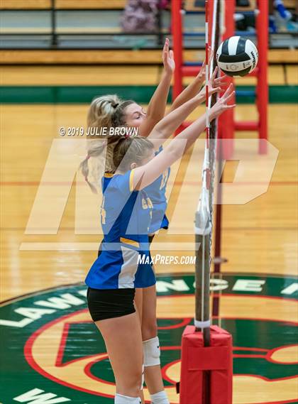 Thumbnail 1 in Carmel @ Lawrence North photogallery.