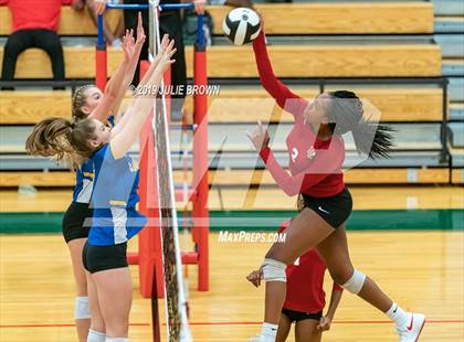 Thumbnail 3 in Carmel @ Lawrence North photogallery.