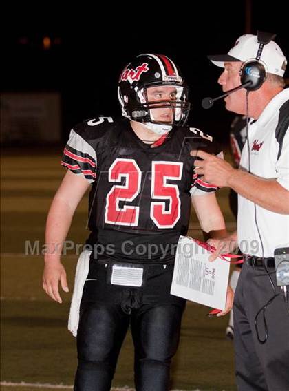 Thumbnail 3 in Hart vs. Westlake photogallery.