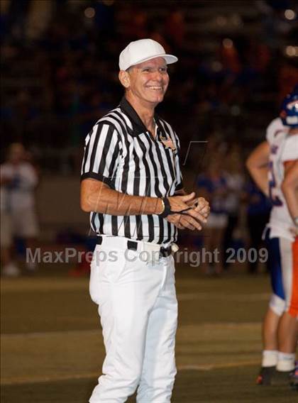 Thumbnail 3 in Hart vs. Westlake photogallery.