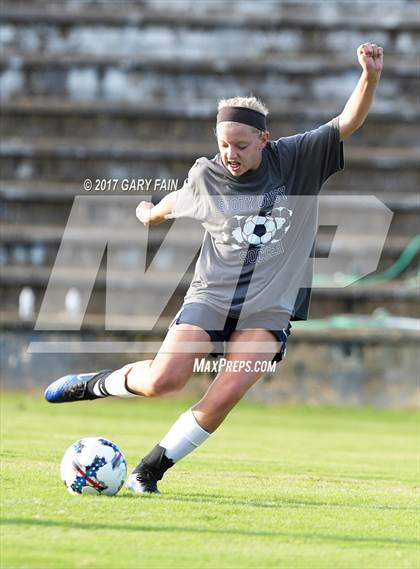Thumbnail 2 in Cleveland @ Soddy Daisy photogallery.
