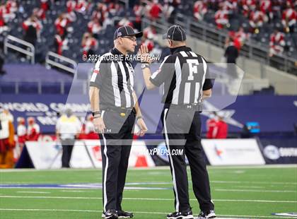Thumbnail 1 in Cedar Hill vs. Katy (UIL 6A Division 2 Final) photogallery.