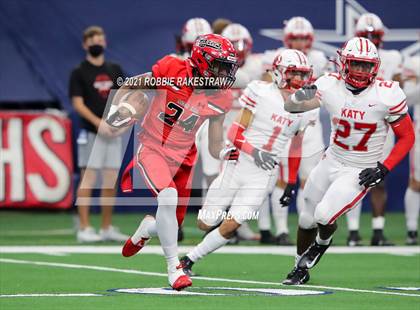 Thumbnail 1 in Cedar Hill vs. Katy (UIL 6A Division 2 Final) photogallery.