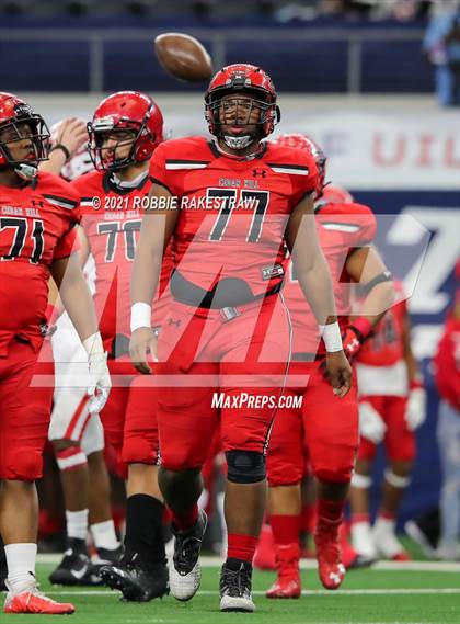 Thumbnail 2 in Cedar Hill vs. Katy (UIL 6A Division 2 Final) photogallery.