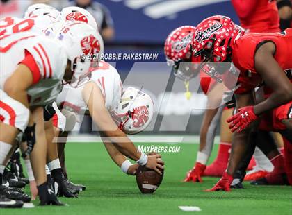 Thumbnail 2 in Cedar Hill vs. Katy (UIL 6A Division 2 Final) photogallery.
