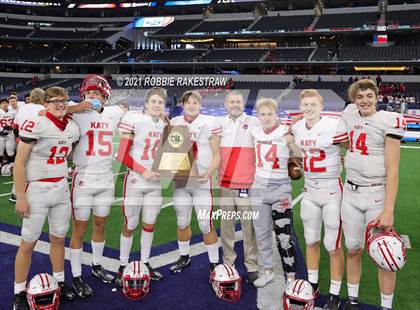 Thumbnail 3 in Cedar Hill vs. Katy (UIL 6A Division 2 Final) photogallery.