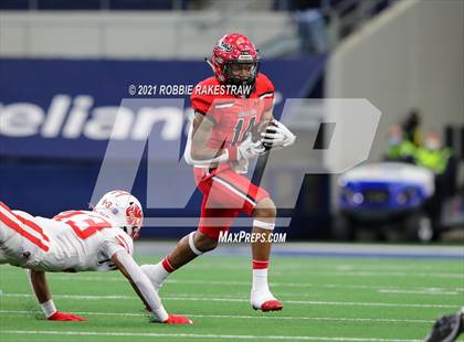 Thumbnail 2 in Cedar Hill vs. Katy (UIL 6A Division 2 Final) photogallery.