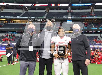 Thumbnail 1 in Cedar Hill vs. Katy (UIL 6A Division 2 Final) photogallery.