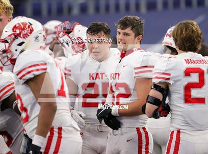 Thumbnail 2 in Cedar Hill vs. Katy (UIL 6A Division 2 Final) photogallery.