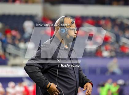 Thumbnail 1 in Cedar Hill vs. Katy (UIL 6A Division 2 Final) photogallery.