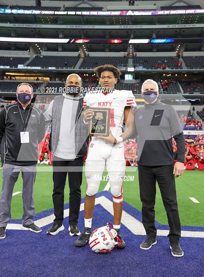 Thumbnail 3 in Cedar Hill vs. Katy (UIL 6A Division 2 Final) photogallery.