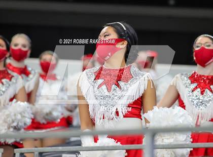 Thumbnail 3 in Cedar Hill vs. Katy (UIL 6A Division 2 Final) photogallery.