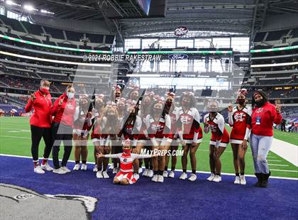 Thumbnail 3 in Cedar Hill vs. Katy (UIL 6A Division 2 Final) photogallery.