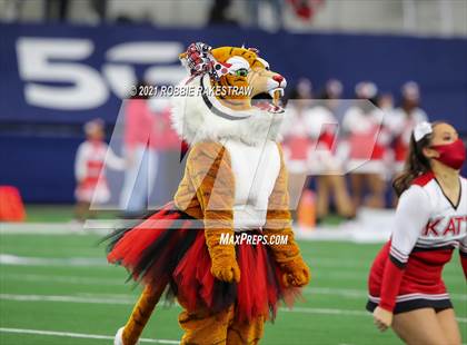 Thumbnail 3 in Cedar Hill vs. Katy (UIL 6A Division 2 Final) photogallery.