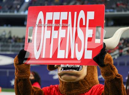 Thumbnail 1 in Cedar Hill vs. Katy (UIL 6A Division 2 Final) photogallery.