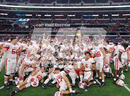 Thumbnail 3 in Cedar Hill vs. Katy (UIL 6A Division 2 Final) photogallery.