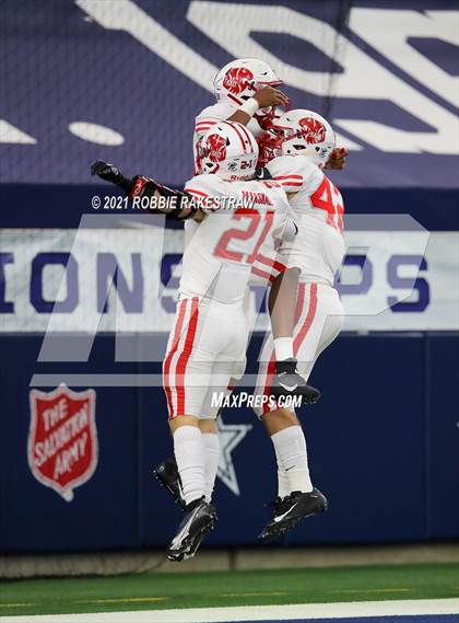 Thumbnail 3 in Cedar Hill vs. Katy (UIL 6A Division 2 Final) photogallery.