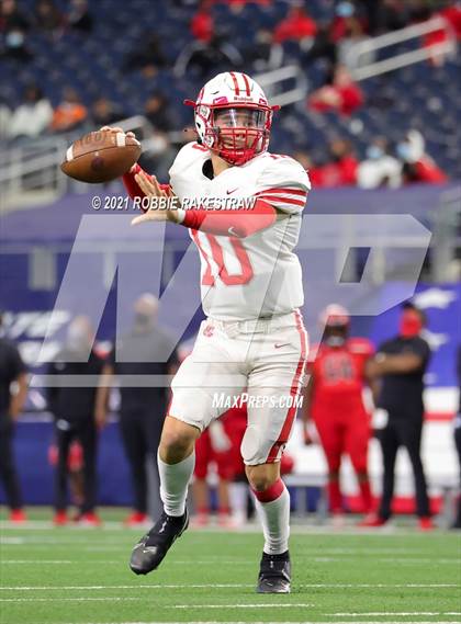 Thumbnail 2 in Cedar Hill vs. Katy (UIL 6A Division 2 Final) photogallery.