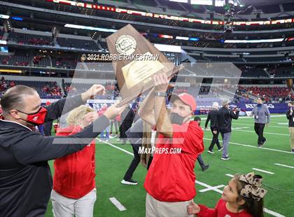 Thumbnail 2 in Cedar Hill vs. Katy (UIL 6A Division 2 Final) photogallery.