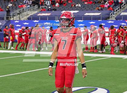 Thumbnail 2 in Cedar Hill vs. Katy (UIL 6A Division 2 Final) photogallery.