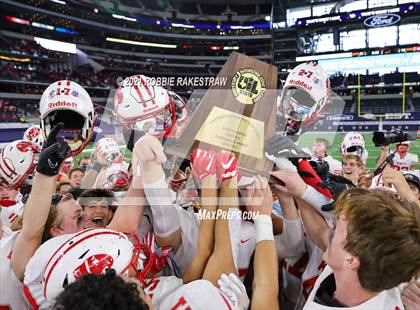 Thumbnail 2 in Cedar Hill vs. Katy (UIL 6A Division 2 Final) photogallery.