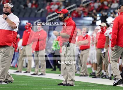Thumbnail 1 in Cedar Hill vs. Katy (UIL 6A Division 2 Final) photogallery.
