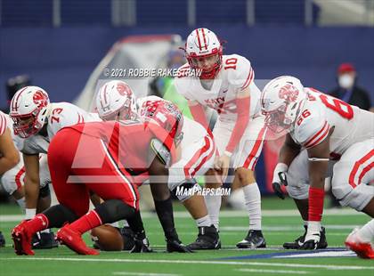 Thumbnail 1 in Cedar Hill vs. Katy (UIL 6A Division 2 Final) photogallery.